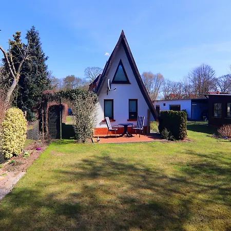 Nyaraló Charmante Finnhuette Mit Garten Neubukow